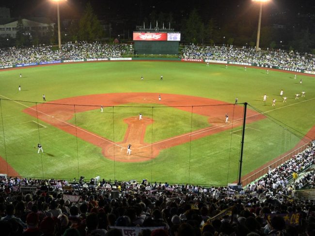 3年來首次在弘前舉行職業棒球比賽 10,000人在晴朗天氣下觀看比賽