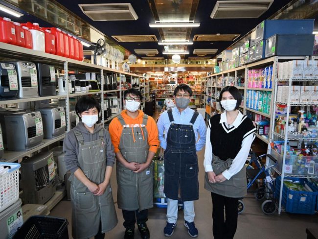 黑石的回收商店“Omoshiro Ichiba Honten” 專注於銷售和出口再利用產品