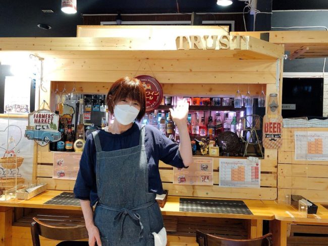 A casa de shows de Aomori "Trust"'s "daytime cafe" comemora seu 3º aniversário.
