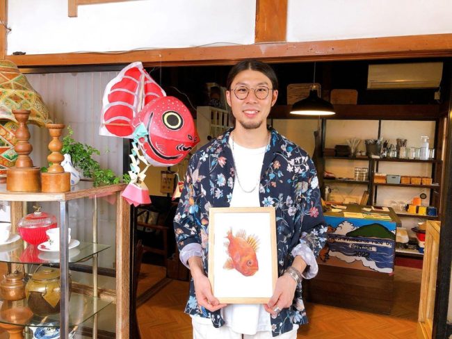 Выставка акварели рыб в кафе старого частного дома Асамуши Новое меню, связанное с морем