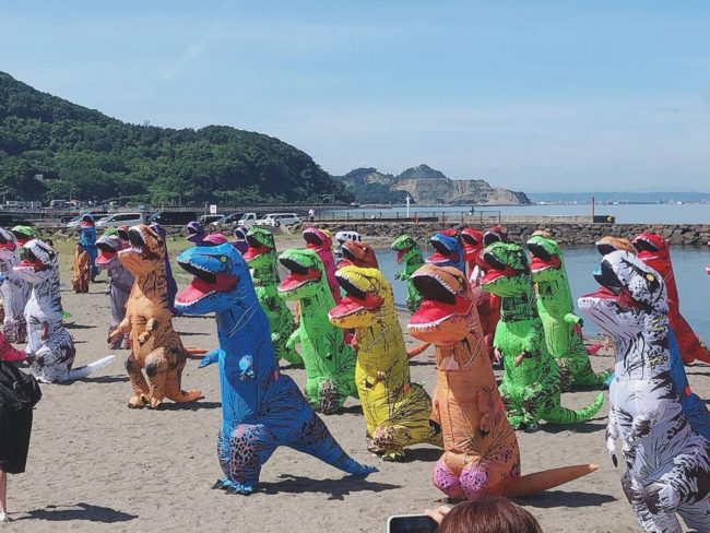 Asamushi "Cuộc đua khủng long bạo chúa" 130 cơ thể chạy, môn thể dục trị liệu trên đài phát thanh
