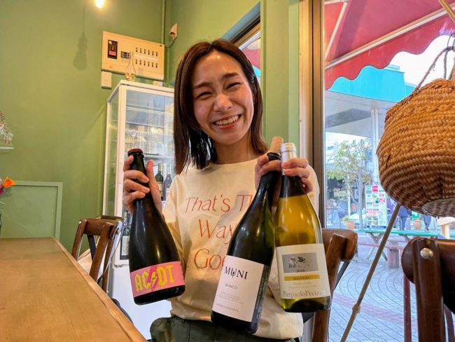 Café bar “Wanaito” opens in Aomori Passage Square by a wine-loving owner