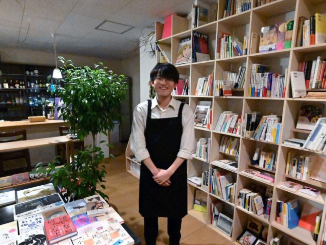 Quán cà phê sách "Bohemian" ở Aomori.