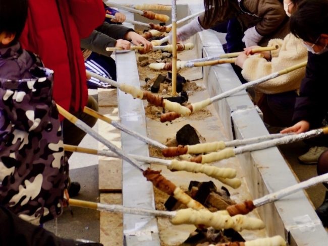 "قمة بان بان" في أوموري كثير من الناس يختبرون طعام الروح