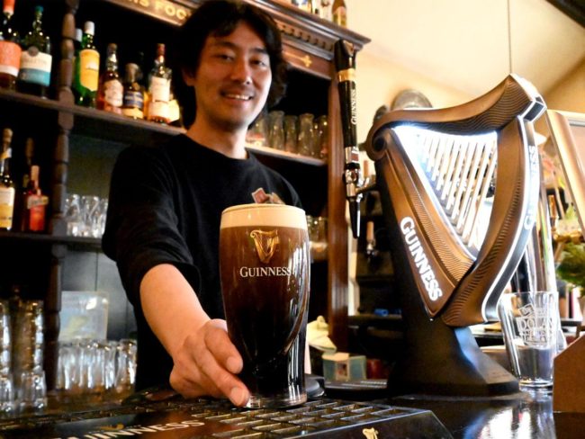Doran's, an Irish pub in Hirosaki, offers draft beer certified by the Guinness World Records