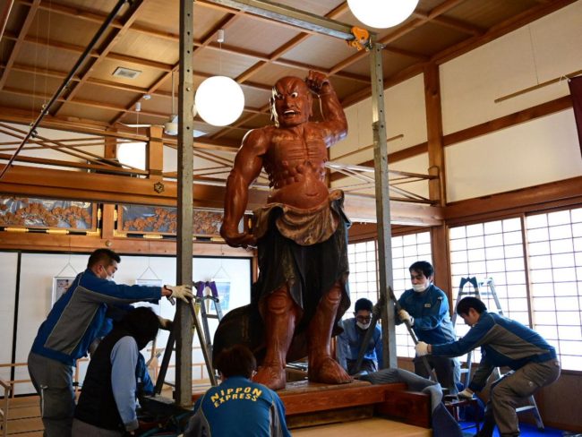 Duas estátuas Nio de Hirosaki "Saisho-in" restauradas e abertas ao público pela primeira vez em cerca de três anos e meio