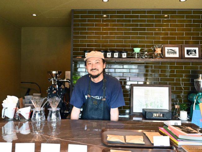 弘前的咖啡專賣店“Yadorigi” 辭掉工作的咖啡愛好者的老闆