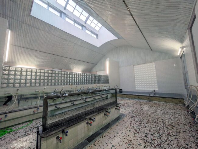 青森縣黑石市的公共浴場磐城溫泉在當地支持下於兩年後重新開放